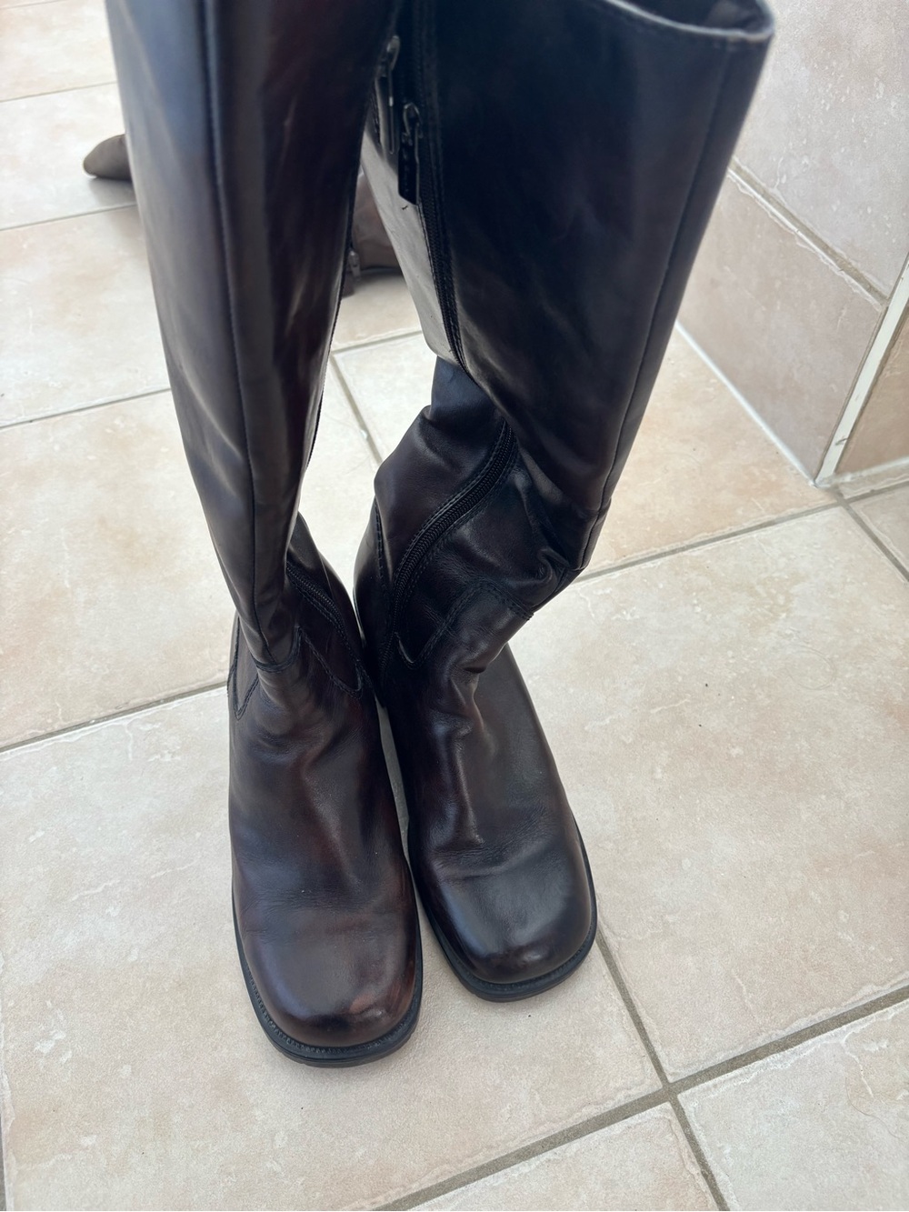 women’s Tall Leather Boots in Dark Brown